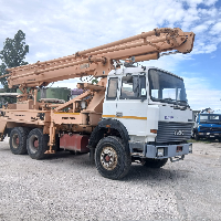 MACCHINA OPERATRICE SEMOVENTE CON POMPA PER CALCESTRUZZO (RIF. 970)